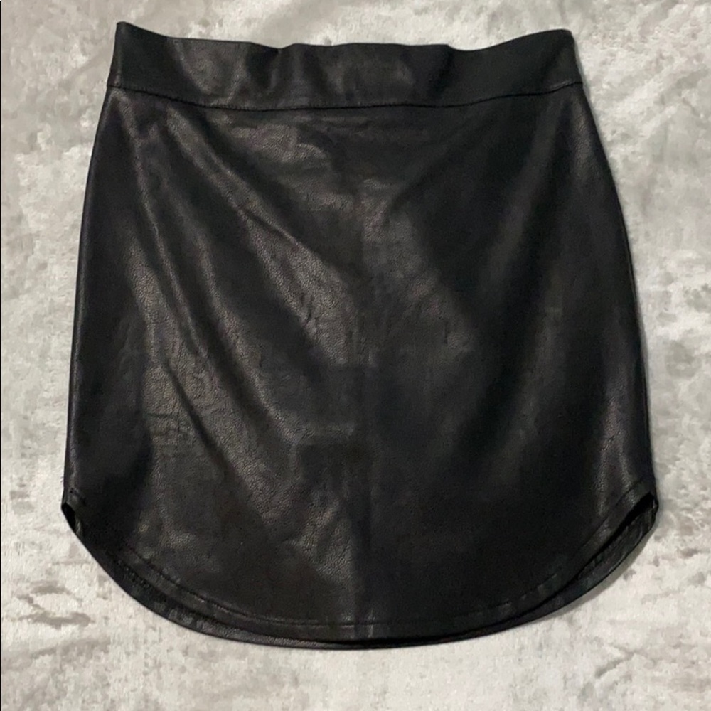 ❌SOLD❌ NWT Naked Wardrobe Scoop to the Side Skirt